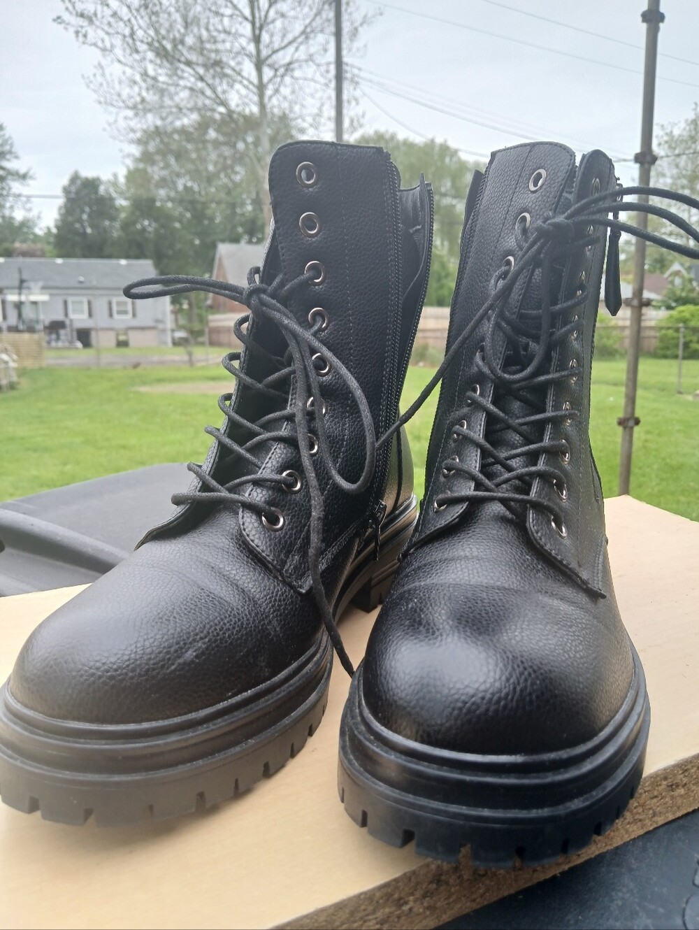 Women's 10 Black Lace-Up Side-Zip Combat Boots